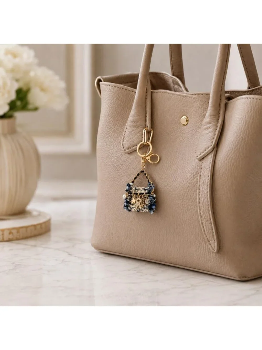 Chic Tweed Check Mini Bag Keychain - Stylish Accessory for Everyday Use